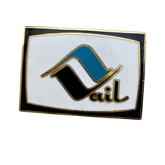 Vintage Vail Ski Resort Souvenir Pin Gold-Tone Enamel Lapel Japan Collectible - Picture 1 of 5